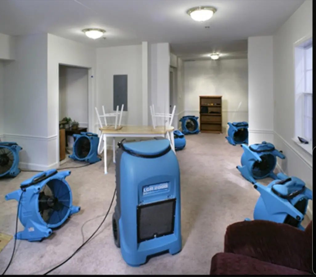 Air movers and dehumidifier setup for Water Damage Restoration in Thonotosassa